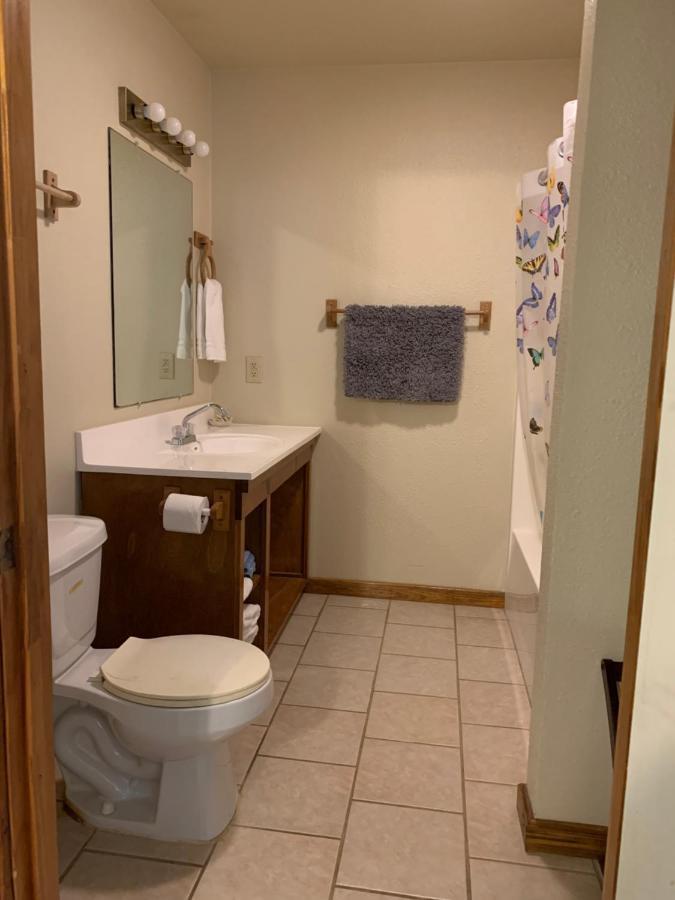 Holly Park Marina Hotel Milam ภายนอก รูปภาพ